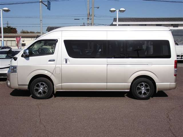 ハイエース2.7 グランドキャビン 4WD