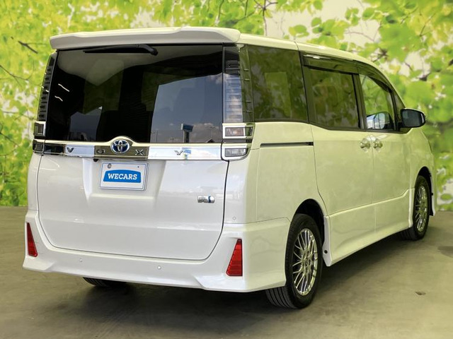 ヴォクシー1.8 ハイブリッド ZS 煌III