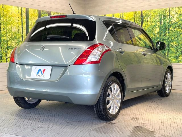 ��D�]�𒸂��Ă���܂��{�f�B�̒e�X�v���b�V���R�[�g���D�]��t���B�ʏ�̃K���X�R�[�g�ƈقȂ�A�ϋv�N��6�N�̖��@���K���X�R�[�e�B���O���A�{�f�B���L���C�ȏ�Ԃɕۂ��Ă���܂��B