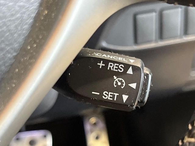 �y�N���[�Y�R���g���[���z�������H�����N���N���s�B�A�N�Z���𗣂��Ă���葬�x�ő��s���ł��A�������^�]���̕��S���y��!�����E�������ȒP�ȃX�C�b�`����Œ����ł��܂��B