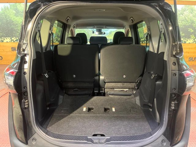 ���i�̂���������ʋ΁A���}���ɏ\���ȉ׎��X�y�[�X���m�ۂ��Ă���܂��B�T�[�h�V�[�g��|���ƁA�傫�ȉו��̐ύڂ��\�ł���