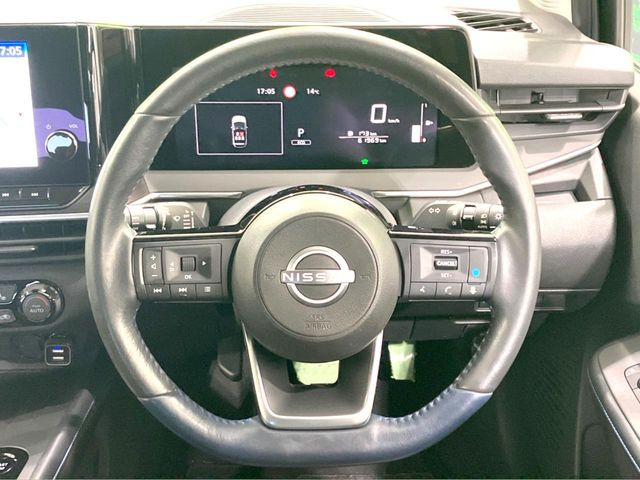 �y�����v�����X�e�A�����O�z�㎿�Ȋv���g�p���邱�ƂŁA��ɂ����������݂ƂĂ��^�]���₷���n���h���ł���