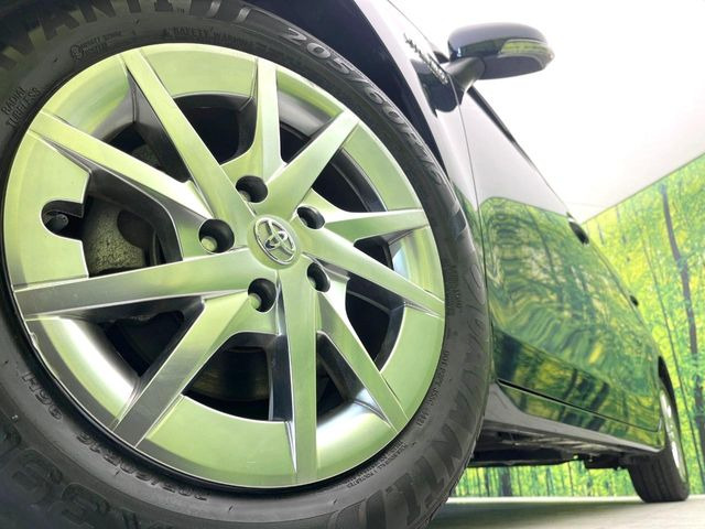 【純正16インチアルミホイール】外観にマッチした純正アルミホイールを装着しております。各種社外アルミホイールや、スタッドレスタイヤも取扱いしております。是非ご相談ください♪