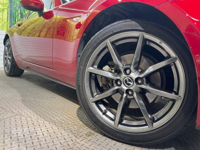 �y����17�C���`�A���~�z�C�[���z�O�ςɃ}�b�`���������A���~�z�C�[���𑕒����Ă���܂��B�e��ЊO�A���~�z�C�[����A�X�^�b�h���X�^�C�����戵�����Ă���܂��B���񂲑��k����������