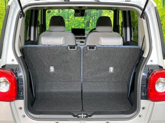 ���i�̂���������ʋ΁A���}���ɏ\���ȉ׎��X�y�[�X���m�ۂ��Ă���܂��B�Z�J���h�V�[�g��|���ƁA�傫�ȉו��̐ύڂ��\�ł���