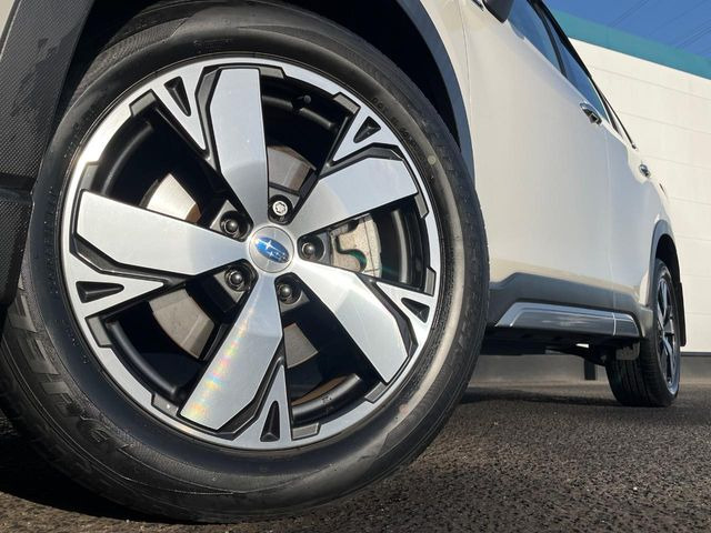 �y����18�C���`�A���~�z�C�[���z�O�ςɃ}�b�`���������A���~�z�C�[���𑕒����Ă���܂��B�e��ЊO�A���~�z�C�[����A�X�^�b�h���X�^�C�����戵�����Ă���܂��B���񂲑��k����������