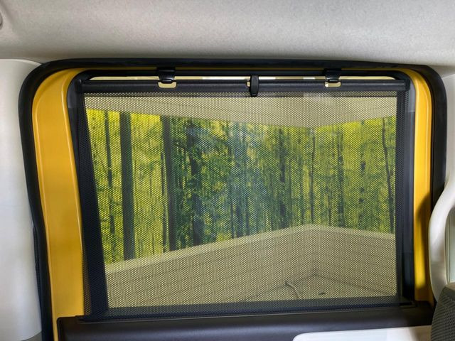 �y���[���V�F�[�h�z��������ԊO����̌���ῂ����Ƃ��ɃT�b�ƈ����o���Ďg����A���[���i�[�^�C�v�̃T���V�F�[�h�𑕔��B��Ȃɏ�������q�l���E�g�E�g�����������ȂǁA���Ђ����p����������