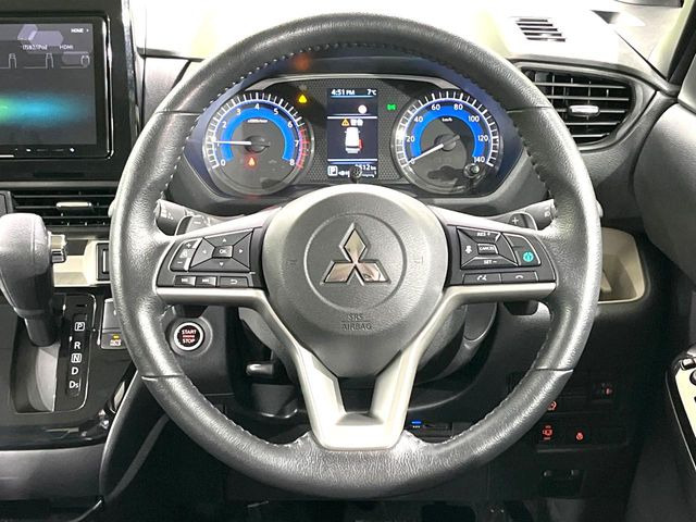 �y�����v�����X�e�A�����O�z�㎿�Ȋv���g�p���邱�ƂŁA��ɂ����������݂ƂĂ��^�]���₷���n���h���ł���