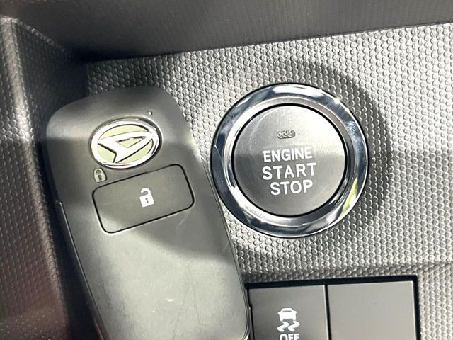 �y�L�[�t���[�V�X�e���z�J�o����|�P�b�g�ɓ��ꂽ�܂܂ł��h�A�̎{���E�������\�ȃX�}�[�g�L�[�𑕔��B�G���W���̃I���E�I�t�����J�M�����o���K�v����������Ƃ��Ă��֗��ł���