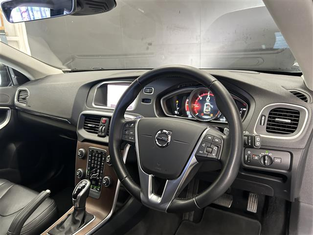 V40D4 インスクリプション ディーゼル