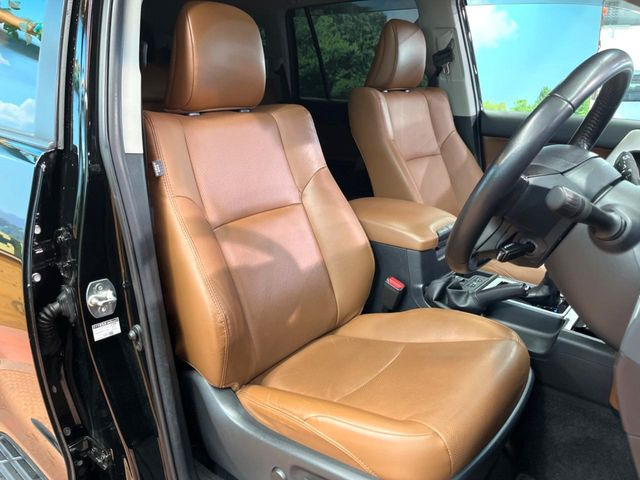 �y���烌�U�[�V�[�g�z����̂ӂ���肪�e�ՂŃ����e�i���X�����ȒP�ȁA�@�\���ɗD��鍇����v���̗p�����㎿�ȃV�[�g�ł��B����S�n���悭�A���������ӂ��S�n�ǂ��ԓ���Ԃ����o���Ă���܂��B