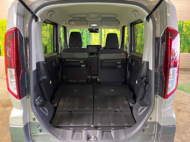 ���i�̂���������ʋ΁A���}���ɏ\���ȉ׎��X�y�[�X���m�ۂ��Ă���܂��B�Z�J���h�V�[�g��|���ƁA�傫�ȉו��̐ύڂ��\�ł���