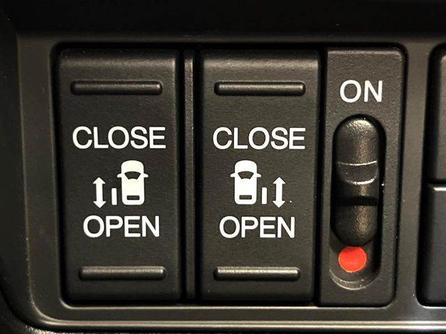 �y�����p���[�X���C�h�h�A�z�X�}�[�g�L�[��^�]�Ȃ̃X�C�b�`�Ō�ȗ����X���C�h�h�A�̊J���\���d��������͂����ăh�A���J����K�v�������A�����Ȃ��q�l�ł��ȒP�ɊJ���߂ł����K�ł���