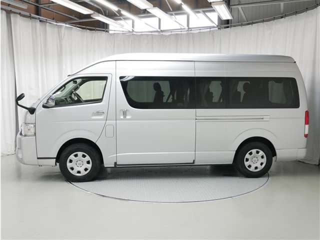 ハイエース2.7 グランドキャビン 4WD