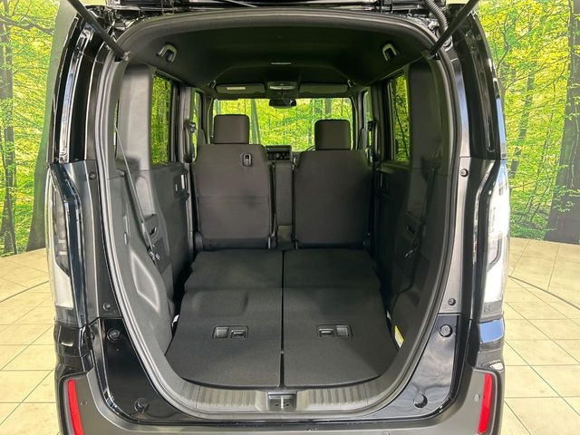 ���i�̂���������ʋ΁A���}���ɏ\���ȉ׎��X�y�[�X���m�ۂ��Ă���܂��B�Z�J���h�V�[�g��|���ƁA�傫�ȉו��̐ύڂ��\�ł���