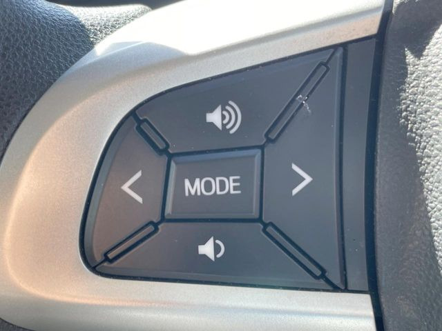 �y�X�e�A�����O�X�C�b�`�z�^�]���A�O������ڐ������炷���ƂȂ��A�I�[�f�B�I���̑��삪�\�ȕ֗��@�\!���S&���K�ȃh���C�u�����o���Ă���܂���