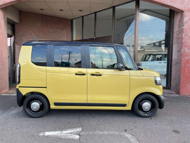 N-BOXジョイ 2トーン