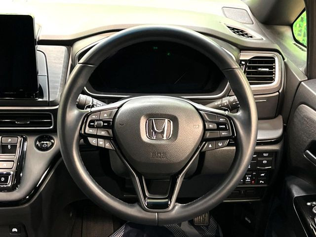 �y�����v�����X�e�A�����O�z�㎿�Ȋv���g�p���邱�ƂŁA��ɂ����������݂ƂĂ��^�]���₷���n���h���ł���