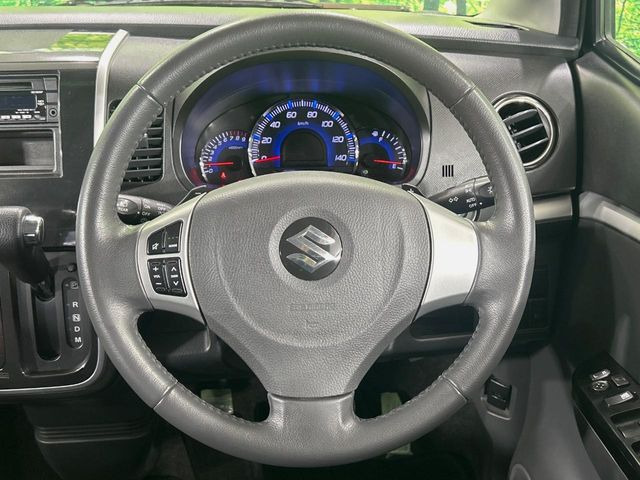 �y�����v�����X�e�A�����O�z�㎿�Ȋv���g�p���邱�ƂŁA��ɂ����������݂ƂĂ��^�]���₷���n���h���ł���