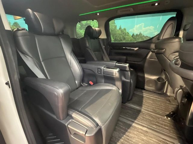 ���ڒ����̓E�H�[�N�X���[�ƂȂ��Ă���܂��B���ڂƎO��ڂ̈ړ�����~�肪�Ƃ��Ă��y�ɂȂ�̂ŁA���~��̍ۂ��X�g���X�������邱�Ƃ͂���܂����