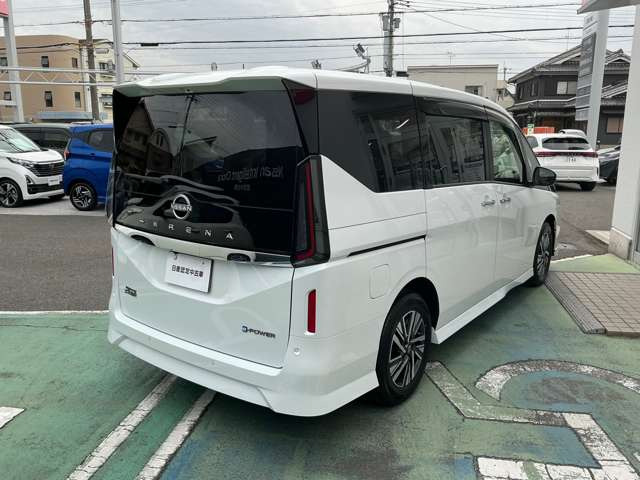 セレナ1.4 e-POWER ハイウェイスターV