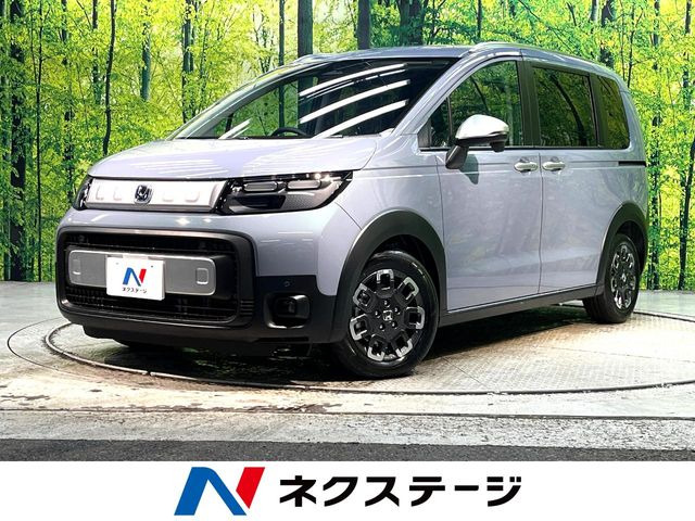 フリード1.5 e:HEV クロスター