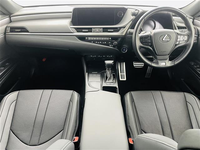 ES300h Fスポーツ