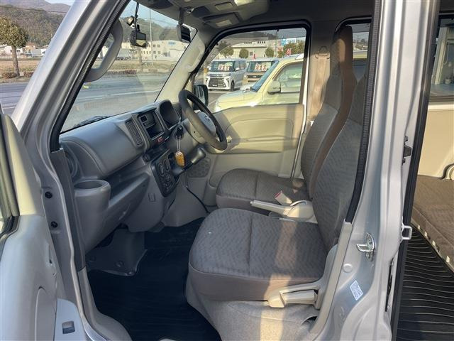 NV100クリッパーDX ハイルーフ 4WD