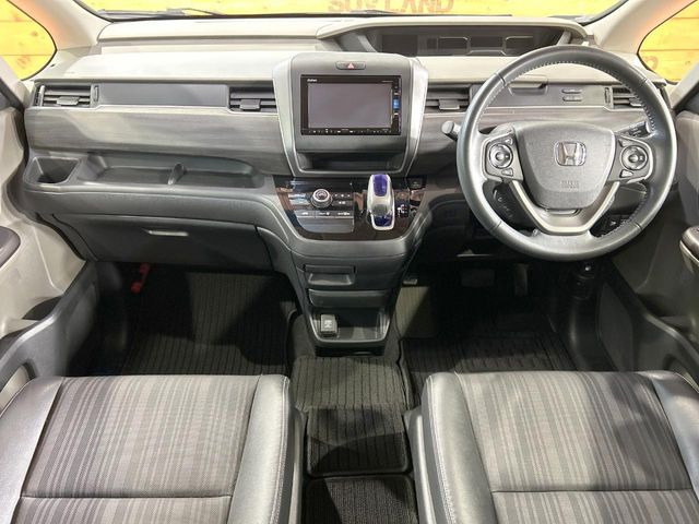 フリードハイブリッド