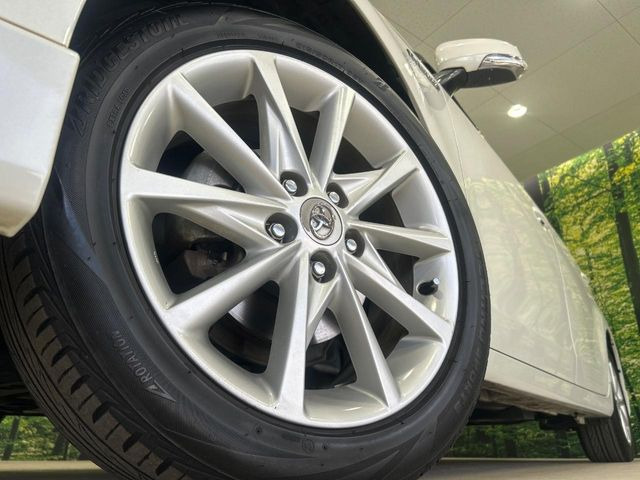【純正17インチアルミホイール】外観にマッチした純正アルミホイールを装着しております。各種社外アルミホイールや、スタッドレスタイヤも取扱いしております。是非ご相談ください♪