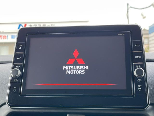 �y�����i�r�z�l�C�̏����i�r�𑕔����Ă���܂��B�i�r�̎g���₷���͂������A�I�[�f�B�I�@�\���[��!�L�����v�◷�s�͂������A�ʋ΂┃�����ȂǕ��i�̃h���C�u���y�����Ȃ�͂���