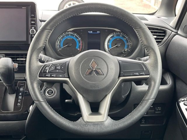 �y�����v�����X�e�A�����O�z�㎿�Ȋv���g�p���邱�ƂŁA��ɂ����������݂ƂĂ��^�]���₷���n���h���ł���