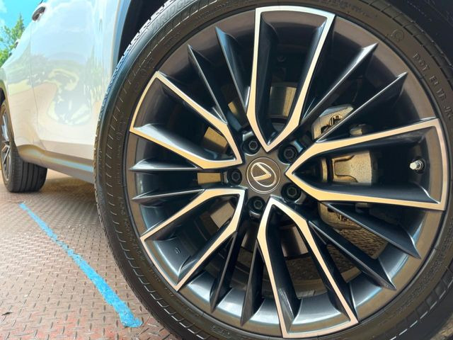 �y����20�C���`�A���~�z�C�[���z�O�ςɃ}�b�`���������A���~�z�C�[���𑕒����Ă���܂��B�e��ЊO�A���~�z�C�[����A�X�^�b�h���X�^�C�����戵�����Ă���܂��B���񂲑��k����������