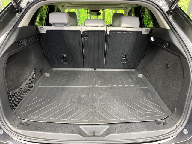 【パワーバックドア】スマートキーや運転席のボタンを押すだけでリアゲートが自動で開閉します!荷物を持っている時や、高い位置にあるバックドアを閉める際に便利な機能です♪