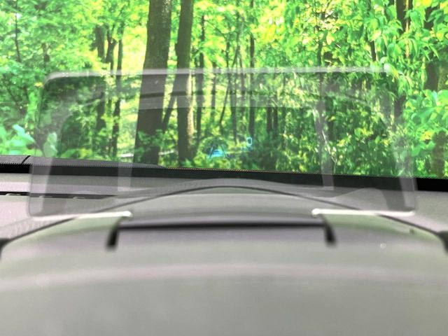 �y�w�b�h�A�b�v�f�B�X�v���C�z���݂̑��x�⑖�s�����f�W�^���\���ŉ^�]�ȑO���̃K���X�ɓ��e!�^�]���A�ڐ������炳���K�v�ȏ����m�F�ł���̂łƂ��Ă��֗��ň��S!