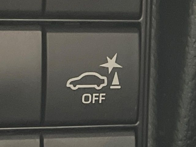 【パーキングサポートブレーキ】駐車時などの低速走行時にアクセルとブレーキを間違え、壁や車などとの衝突の恐れがある場合にブレーキを作動させ衝突回避をサポート。うっかり事故の予防に役立ちます!
