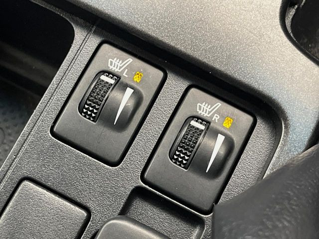 【シートヒーター】寒い日に重宝するシートヒーター!エアコンより早く温まってくれるので寒がりの人も安心ですね♪エアコンの温風は乾燥するから苦手、という方にもをおすすめです。