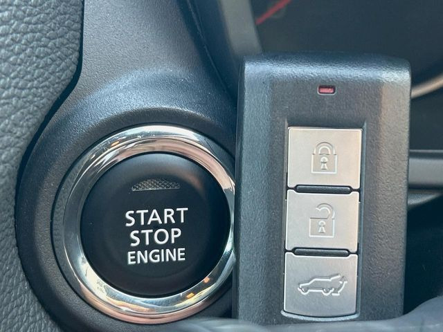 �y�I�y���[�V�����L�[�z�J�o����|�P�b�g�ɓ��ꂽ�܂܂ł��h�A�̎{���E�������\�ȃX�}�[�g�L�[�𑕔��B�G���W���̃I���E�I�t�����J�M�����o���K�v����������Ƃ��Ă��֗��ł���