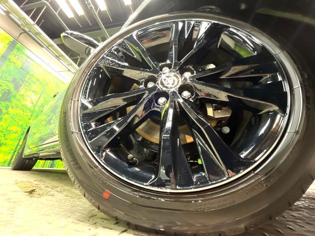 �y����17�C���`�A���~�z�C�[���z�O�ςɃ}�b�`���������A���~�z�C�[���𑕒����Ă���܂��B�e��ЊO�A���~�z�C�[����A�X�^�b�h���X�^�C�����戵�����Ă���܂��B���񂲑��k����������