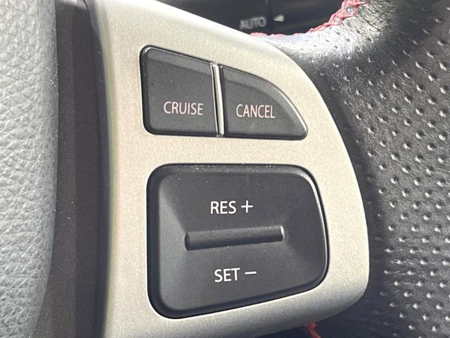 �y�N���[�Y�R���g���[���z�������H�����N���N���s�B�A�N�Z���𗣂��Ă���葬�x�ő��s���ł��A�������^�]���̕��S���y��!�����E�������ȒP�ȃX�C�b�`����Œ����ł��܂��B