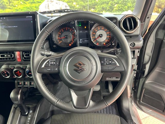 �y�����v�����X�e�A�����O�z�㎿�Ȋv���g�p���邱�ƂŁA��ɂ����������݂ƂĂ��^�]���₷���n���h���ł���