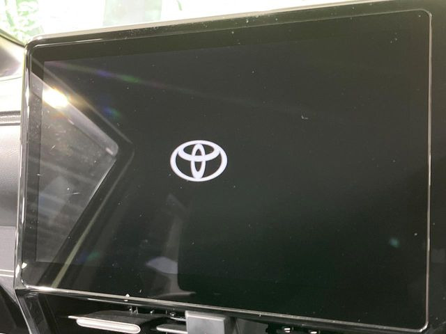 �y10.5�C���` �f�B�X�v���C�I�[�f�B�I�z���ʂ̃f�B�X�v���C��AppleCarPlay��AndroidAuto�����p�\�B�傫�ȉ�ʂŃX�}�z�i�r�A�v���������p���������܂���