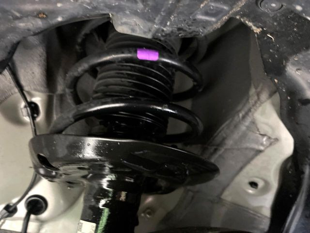 お車を安心してお乗りいただく為には、足回りの定期点検が欠かせません。サービスサポート(有償保証)では無料点検もご提供しており、安心のカーライフをお過ごしいただけるサポート体制が整っています。