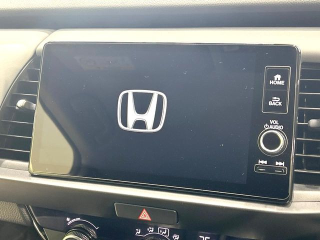 �y���[�J�[����9�^�i�r�z�C���e���A�ɗn�����ރX�^�C���b�V���ȁu��p�݌v�v���[�J�[�i�r�𑕔��􎋔F���⑀�쐫�ȂǊ�{���\�ɂ��D��A���㎿�ȃJ�[���C�t�����y���݂��������܂��B