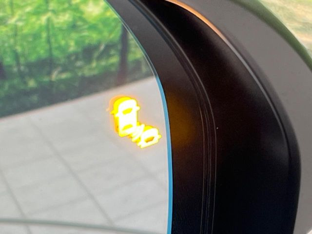 �y�u���C���h�X�|�b�g�C���t�H���[�V�����z���s���A�h�A�~���[�̎��p�ɂȂ�₷���ӏ��Ɍ㑱�Ԃ��ڋ߂���ƃT�C�h�~���[�t�߂Ɍx����\���A�h���C�o�[�ɒ��ӊ��N�����Ă���܂��B