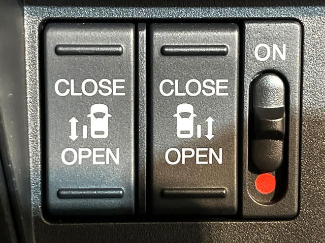 �y�����p���[�X���C�h�h�A�z�X�}�[�g�L�[��^�]�Ȃ̃X�C�b�`�Ō�ȗ����X���C�h�h�A�̊J���\���d��������͂����ăh�A���J����K�v�������A�����Ȃ��q�l�ł��ȒP�ɊJ���߂ł����K�ł���