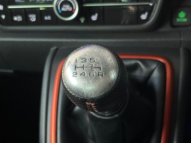 【フロア6速MT】走りの6速MT!!スポーティーな走行をお楽しみいただけます♪