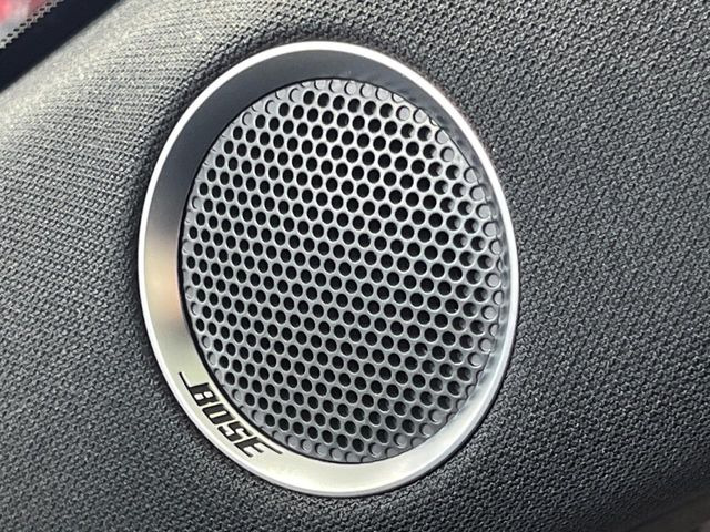 �yBOSE�T�E���h�V�X�e���z���[�J�[�I�v�V�����̍��i�ʃT�E���h�V�X�e���𓋍ځB��p�̃`���[�j���O���{���ꂽ�召�l�X�ȃX�s�[�J�[����ǎ��ȃT�E���h���t�ł��A�Տꊴ���ӂ�鉹����Ԃ����o���܂��B