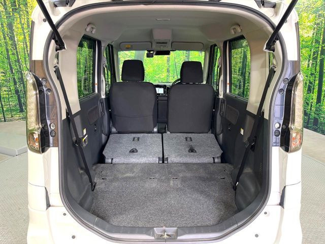 ���i�̂���������ʋ΁A���}���ɏ\���ȉ׎��X�y�[�X���m�ۂ��Ă���܂��B�Z�J���h�V�[�g��|���ƁA�傫�ȉו��̐ύڂ��\�ł���