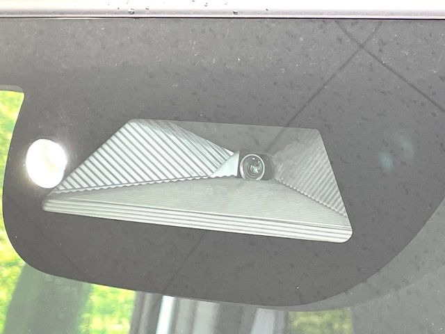 �y�z���_�Z���V���O�z���s���ɑO���̎ԗ�����F�����A�Փ˂������Ȏ��͌x��ƃu���[�L�ŏՓˉ���Ɣ�Q�y�����A�V�X�g�B�����S�Ƀh���C�u�����y���݂��������܂��B